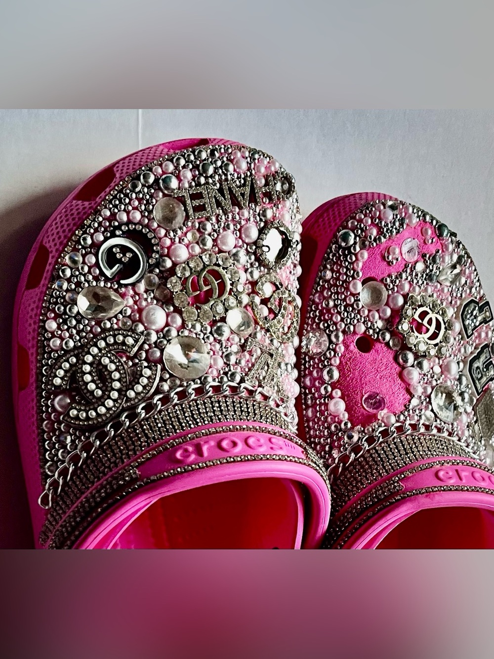 WOMEN'S PINK BLING CROCS (SIZE 10) / PERSONALIZED (PEARLS/RHINESTONES/JEWELRY) - Picture 3 of 10